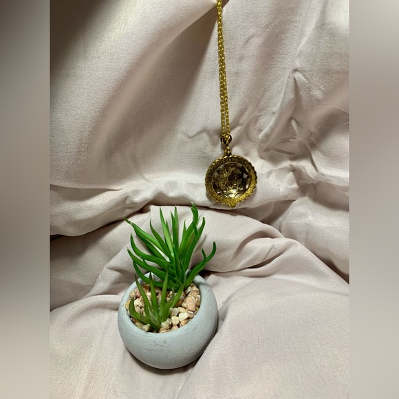 NWT Statement fashion necklace - Picture 5 of 5